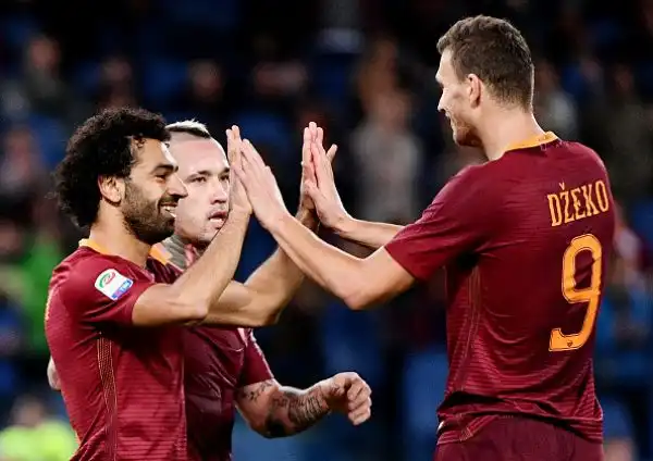 La Roma travolge il Bologna nel posticipo della dodicesima giornata di serie A. Il mattatore della serata è Mohamed Salah, autore della tripletta che non dà scampo ai rossoblu.