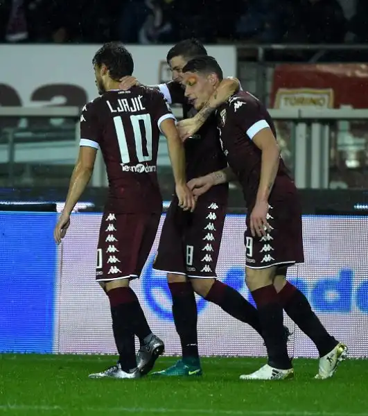 Partita a senso unico allo stadio Olimpico Grande Torino, con il Cagliari travolto nel primo anticipo del sabato dalle reti di Ljajic, Belotti, Benassi, Baselli e ancora Belotti.