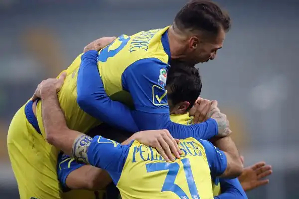 Il Chievo si impone 1-0 contro un Cagliari in crisi nera: decide una splendida rete di Gobbi, migliore in campo insieme al compagno di squadra Castro.