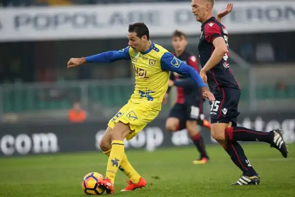 Il Chievo si impone 1-0 contro un Cagliari in crisi nera: decide una splendida rete di Gobbi, migliore in campo insieme al compagno di squadra Castro.