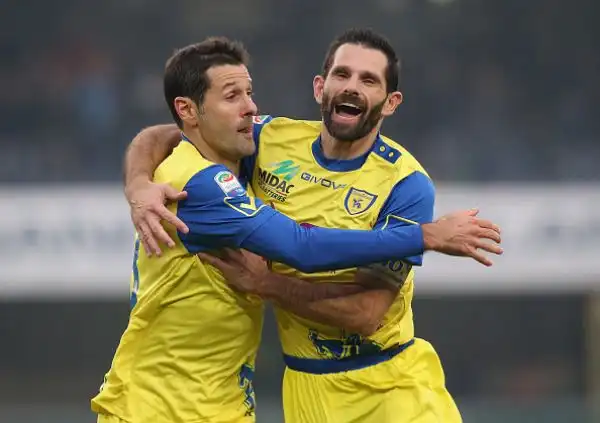 Il Chievo si impone 1-0 contro un Cagliari in crisi nera: decide una splendida rete di Gobbi, migliore in campo insieme al compagno di squadra Castro.