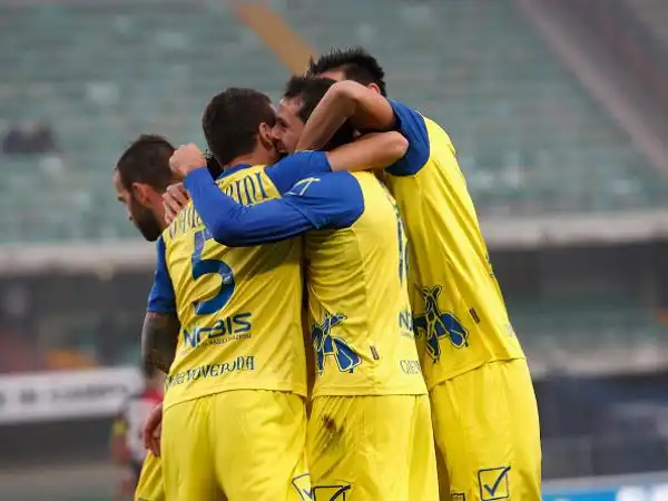 Il Chievo si impone 1-0 contro un Cagliari in crisi nera: decide una splendida rete di Gobbi, migliore in campo insieme al compagno di squadra Castro.