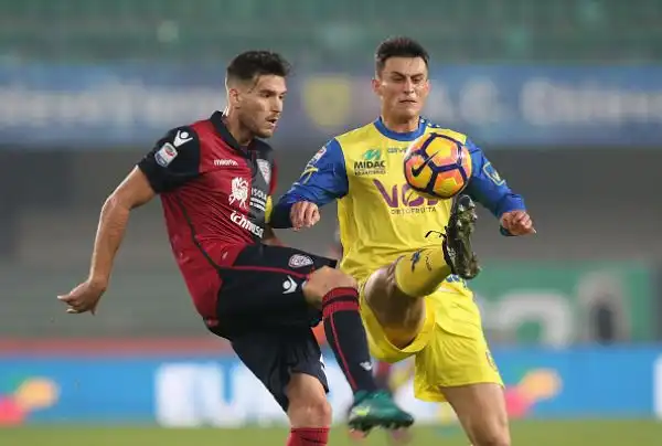 Il Chievo si impone 1-0 contro un Cagliari in crisi nera: decide una splendida rete di Gobbi, migliore in campo insieme al compagno di squadra Castro.