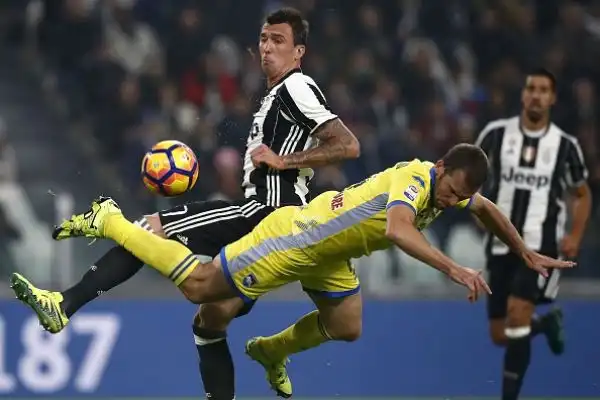 Juventus, facile tris al Pescara. Khedira, Mandzukic e Hernanes mettono pressione alla Roma, ora a -7.