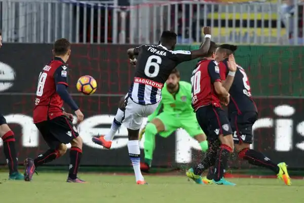 Al Sant'Elia la squadra di Rastelli piega l'Udinese con un rigore di Farias e un bel gol di Sau, di Fofana il gol de momentaneo pareggio friulano.