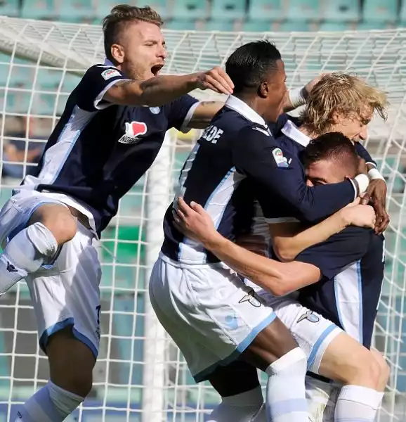 La Lazio ottiene un'altra importantissima vittoria sul campo del Palermo e aggancia momentaneamente il terzo posto. Decide un gol di Milinkovic-Savic.