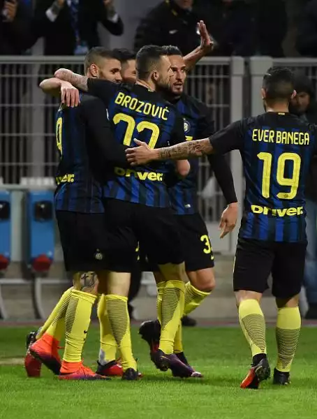 Match pirotecnico a San Siro, con l'Inter che parte fortissimo, subisce il ritorno della Fiorentina ma alla fine chiude i conti con Icardi (doppietta) per la prima vittoria dell'era Pioli.