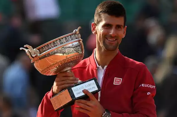 Giugno: Novak Djokovic vince anche il Roland Garros, l'ultimo torneo del Grande Slam che ancora gli mancava.