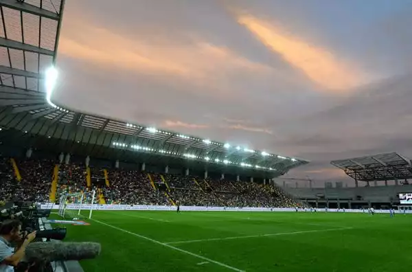 La Dacia Arena è il gioiello della famiglia Pozzo. Primo stadio cittadino italiano per capienza, può contare fino a 25.144 spettatori. L'inaugurazione avvenne il 17 gennaio 2016: Udinese-Juve 0-4