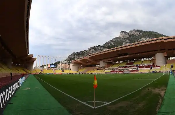 LO STADIO: Stade Louis II, teatro delle partite casalinghe del Monaco e della finale di Supercoppa UEFA dal 1998 al 2012. L'impianto ha una capienza di 18.523 posti.