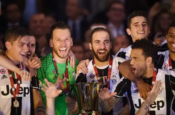 I bianconeri compiono il primo passo verso il Triplete conquistando la terza Coppa Italia consecutiva. E' delirio all'Olimpico.