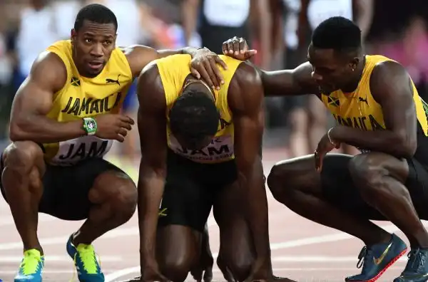 Bolt, ancora uno choc: drammatico infortunio nella 4x100 che ha chiuso la sua carriera. Epilogo amarissimo per il giamaicano, che non conclude la gara.