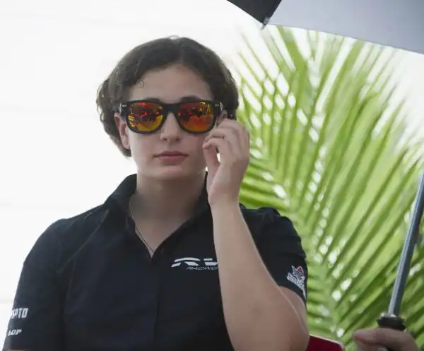 Ana Carrasco, ventenne spagnola con un passato in Moto3, si è imposta nella prova di Portimao della Supersport 300, che fa parte del calendario Superbike, battendo in volata Coppola e Marc Garcia.