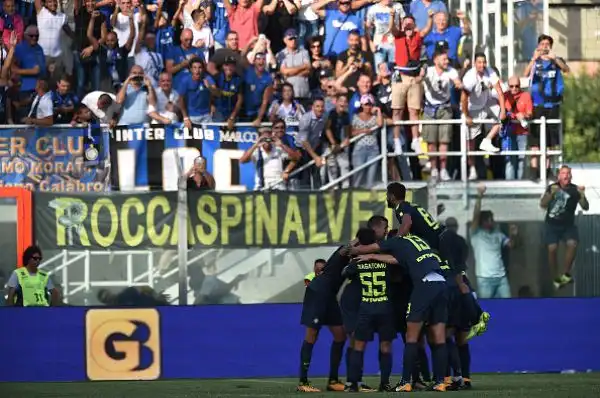 L'inter passa in Calabria nel finale con Skriniar che trova l'1-0 all'83' con un tiro di punta sugli sviluppi di un calcio di punizione, allo scadere Perisic chiude la partita.