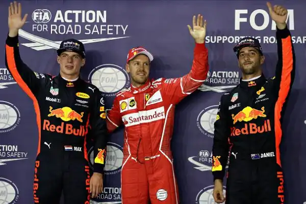 Il pilota della Ferrari scatterà domenica in pole position davanti alle Red Bull di Verstappen e Ricciardo. Quarto Kimi Raikkonen, solo quinto il driver della Mercedes Lewis Hamilton.