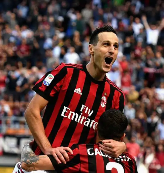 La squadra di Montella va in vantaggio con Kalinic ma viene raggiunta da una rete di Lasagna. Ancora un gol del nuovo bomber rossonero regala però la vittoria al Milan.