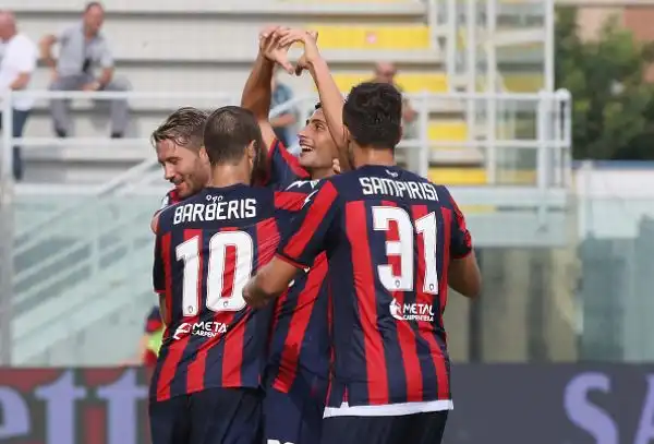 Il Crotone piega un Benevento ancora fermo a 0 punti.