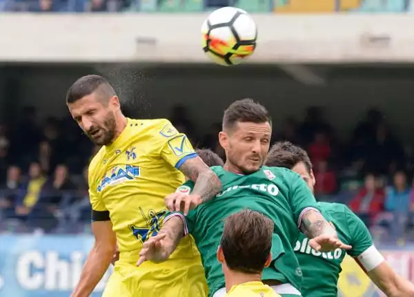 Grande rimonta del Chievo con un super Castro dopo la rete di Simeone.