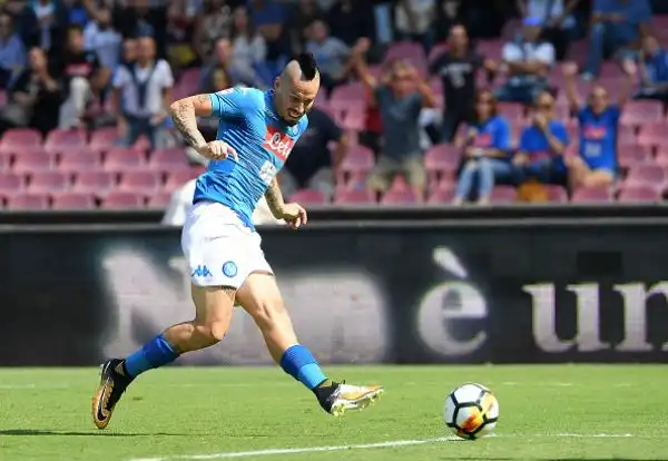Il Napoli prende a pallonate il Cagliari al 'San Paolo': 3-0.