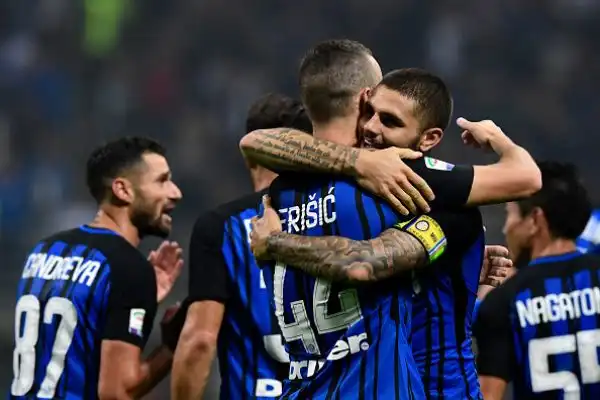 Buon primo tempo dell'Inter che dhiude in vantaggio con un gol di Icardi. Nella ripresa si scatena il Milan ma Icardi risponde due volte ai pareggi momentanei di Suso e Bonavnetura.