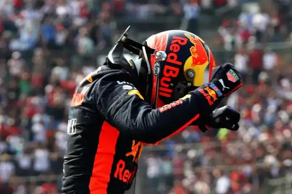 Il Gp del Messico è una sinfonia di Max Verstappen, al terzo successo stagionale. Allesue spalle Bottas e Raikkonen. Vettel ha chiuso al quarto posto, Hamilton al nono.