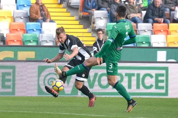 L'Udinese batte in casa l'Atalanta con i gol di De Paul e Barak, che rimontano la rete di Kurtic. Cristante si fa parare un rigore al'84'.