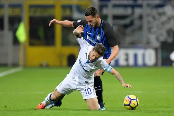 La domenica di serie A si chiude con la vittoria dell'Inter nel derby lombardo con l'Atalanta.