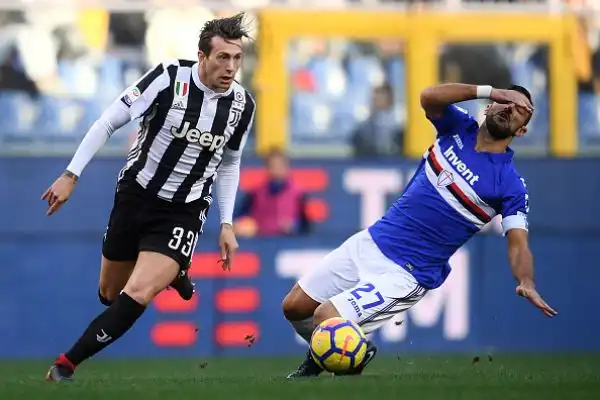 La squadra di Allegri cede per 3-2 contro una grande Sampdoria, a segno con Zapata, Torreira e Ferrari. Bianconeri a -4 dal Napoli.