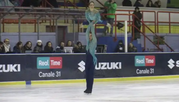 Carolina Kostner, Anna Cappellini e Luca Lanotte hanno dato spettacolo sul ghiaccio dell'Agorà di Milano.
