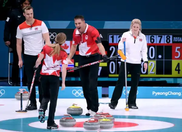 È gioia per il duo canadese, che in finale attende la vincente di Atleti Olimpici di Russia-Svizzera