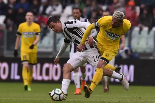 Con una doppietta di Dybala la Vecchia Signora batte l'Udinese. Sull'1-0 Higuain sbaglia un altro rigore.
