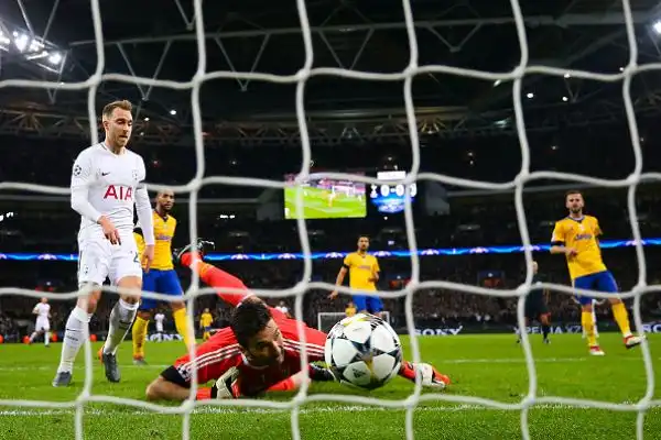 Higuain e Dybala ribaltano una gara che si era messa parecchio male: Tottenham eliminato.