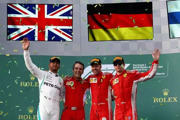 Grazie a una gara magistrale e a una strategia perfetta il tedesco è riuscito a battere Hamilton e a vincere il GP d'Australia, terzo Raikkonen.