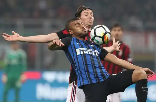 Due errori incredibili del bomber argentino a porta vuota e il VAR che gli annulla una rete: Milan-Inter a reti inviolate.