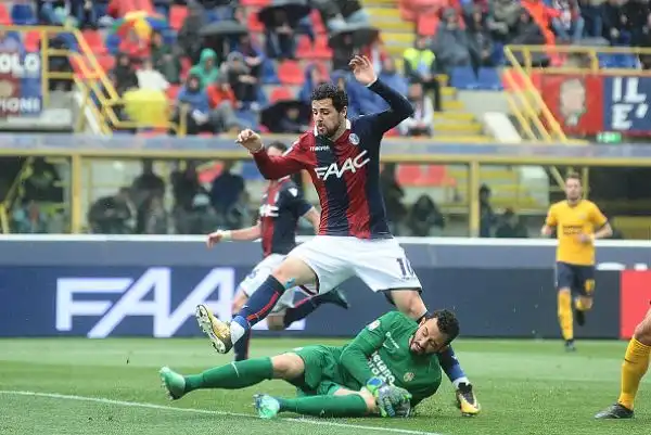 I felsinei conquistano i tre punti grazie ai gol di Verdy e Nagy ed inguaiano gli scaligeri staccati dal Sassuolo.
