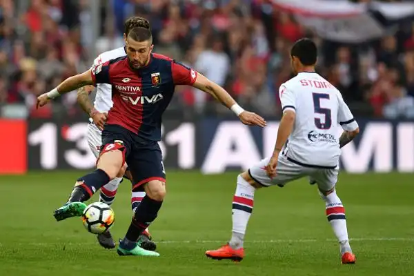 Il Genoa dà continuità alla prova di sostanza offerta nel derby piegando di misura il Crotone con un gol di Bessa e salendo a 38 punti.