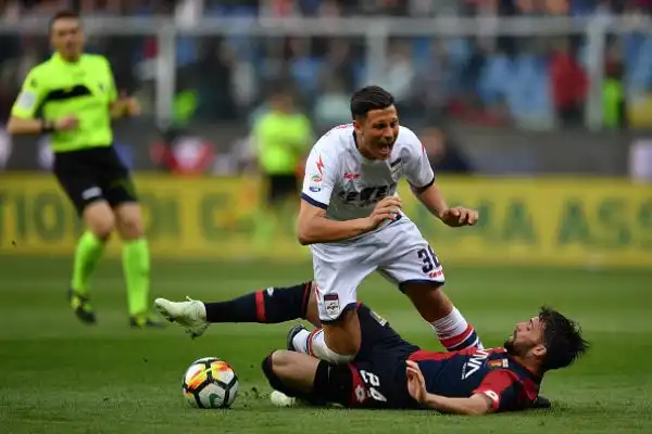 Il Genoa dà continuità alla prova di sostanza offerta nel derby piegando di misura il Crotone con un gol di Bessa e salendo a 38 punti.