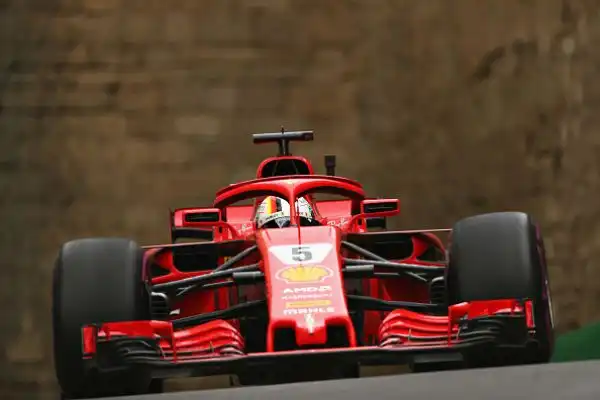 Nella prima giornata di prove Bottass ha superato Ricciardo e Sergio Perez. Quarta posizione per Hamilton, mentre sono in ritardo le due Ferrari: Vettel è decimo, Raikkonen 15esimo.