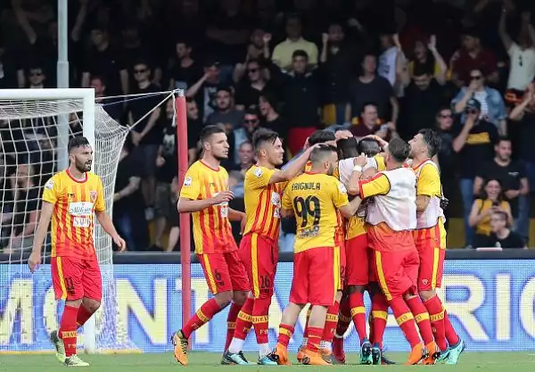 Che partita! Orgoglio infinito per il Benevento, che resiste all'Udinese pur avendo giocato 30' in inferiorità numerica.