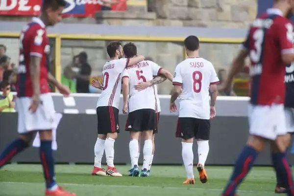 I rossoneri scappano con le reti di Calhanoglu e Bonaventura, nella ripresa il gol di De Maio serve solo per accorciare le distanze.
