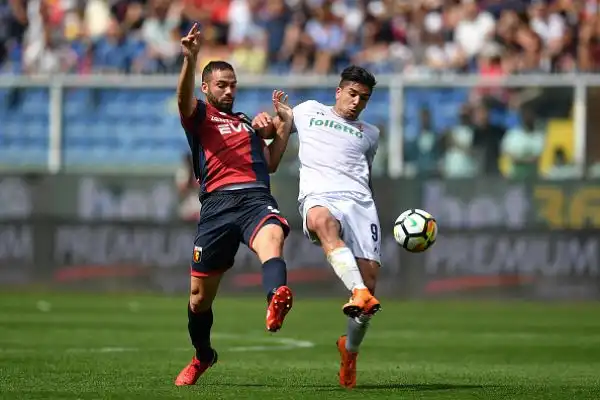 Vittoria spettacolare della Fiorentina al Ferraris: il Genoa piegato 3-2 finisce in 10 per l'espulsione di Pandev.