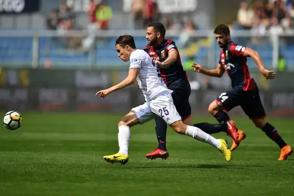 Vittoria spettacolare della Fiorentina al Ferraris: il Genoa piegato 3-2 finisce in 10 per l'espulsione di Pandev.
