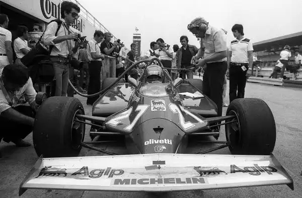 Dal 4 maggio al 22 luglio al Monza Eni Circuit-Museo Autodromo la mostra fotografica dedicata alla carriera di Gilles Villeneuve. In esposizione anche la Ferrari 312 T4, campione del mondo nel 1979.