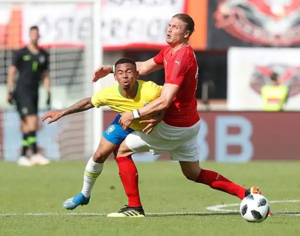 Austria sconfitta 3-0 a Vienna, l'attaccante del Psg sale a 55 centri in Nazionale: agguantato Romario.