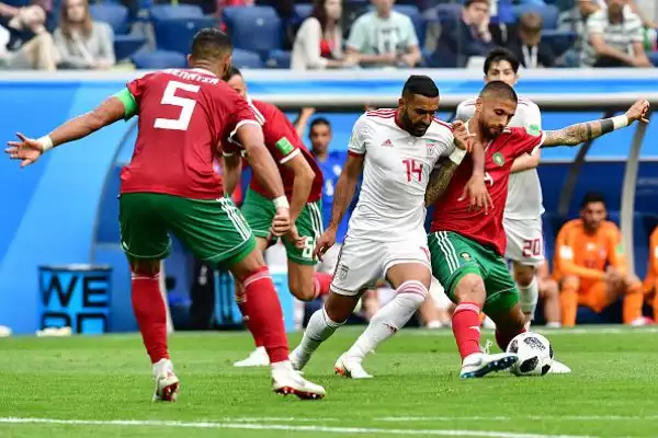 A San Pietroburgo il Marocco si fa male all'ultimo secondo e cede per 1-0: ecco la prima sorpresa del Mondiale.