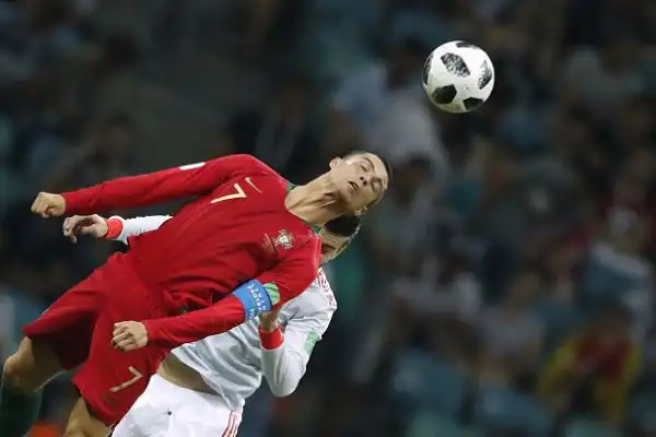 Cristiano salva il Portogallo: tripletta nello spettacolare 3-3 di Sochi. Tutti contro l'arbitraggio di Rocchi e la Var.