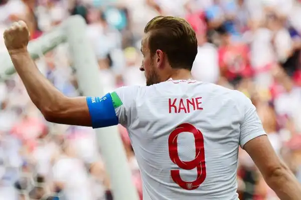 Sei gol per i britannici con tripletta di Kane, doppietta di Stones e gol di Lingard. Di Baloy lo storico gol della bandiera per i panamensi.