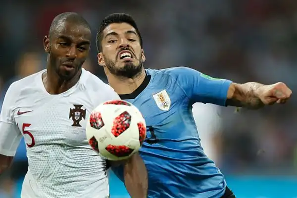 La squadra di Tabarez va in vantaggio con Cavani, viene raggiunta da un colpo di testa di Pepe ma trova poco dopo il gol vittoria ancora con il bomber del PSG.
