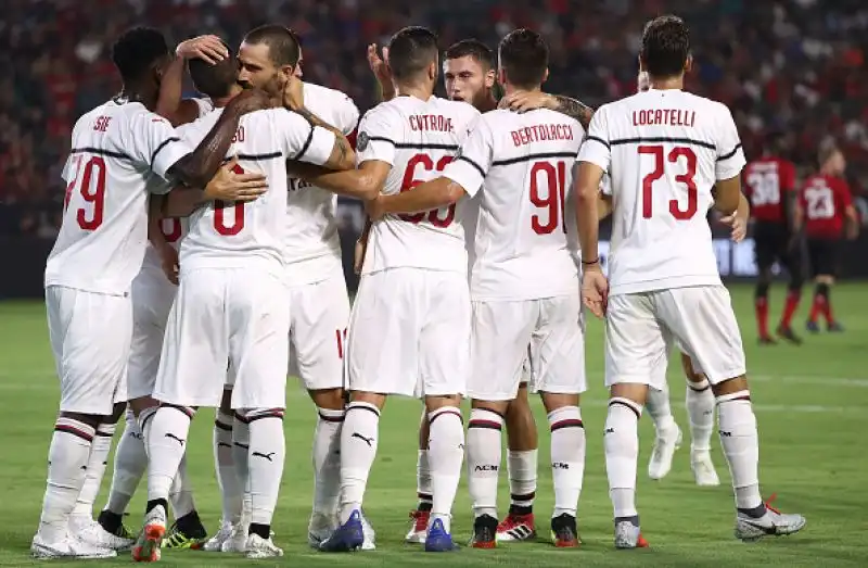 Il Milan disputa una buona gara, a Los Angeles, contro il Manchester United