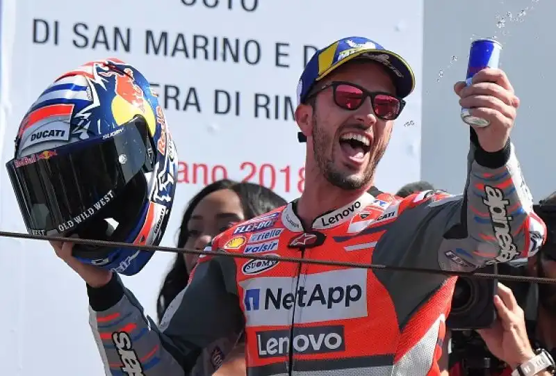 Andrea Dovizioso ha vinto il Gran Premio di San Marino a Misano. Il centauro della Ducati ha sfoderato una gara eccezionale, trionfando per distacco davanti al campione del mondo Marc Maquez